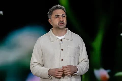 Microsoft AI CEO'sundan Anthropic'e Sert Eleştiri: Yapay Zeka Bilinçli mi? Microsoft AI CEO'sundan Anthropic'e Sert Eleştiri: Yapay Zeka Bilinçli mi?