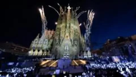 Dünyanın En Yüksek Kilisesi: Gaudi'nin Sagrada Família Vizyonu Gerçek Oluyor Dünyanın En Yüksek Kilisesi: Gaudi'nin Sagrada Família Vizyonu Gerçek Oluyor