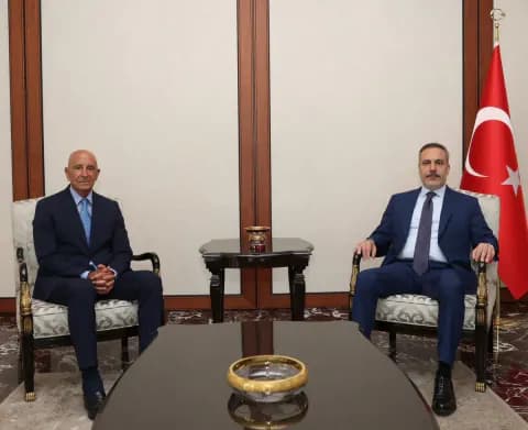 Bakan Hakan Fidan ve ABD Büyükelçisi Tom Barrack Ankara'da Bir Araya Geldi Bakan Hakan Fidan ve ABD Büyükelçisi Tom Barrack Ankara'da Bir Araya Geldi